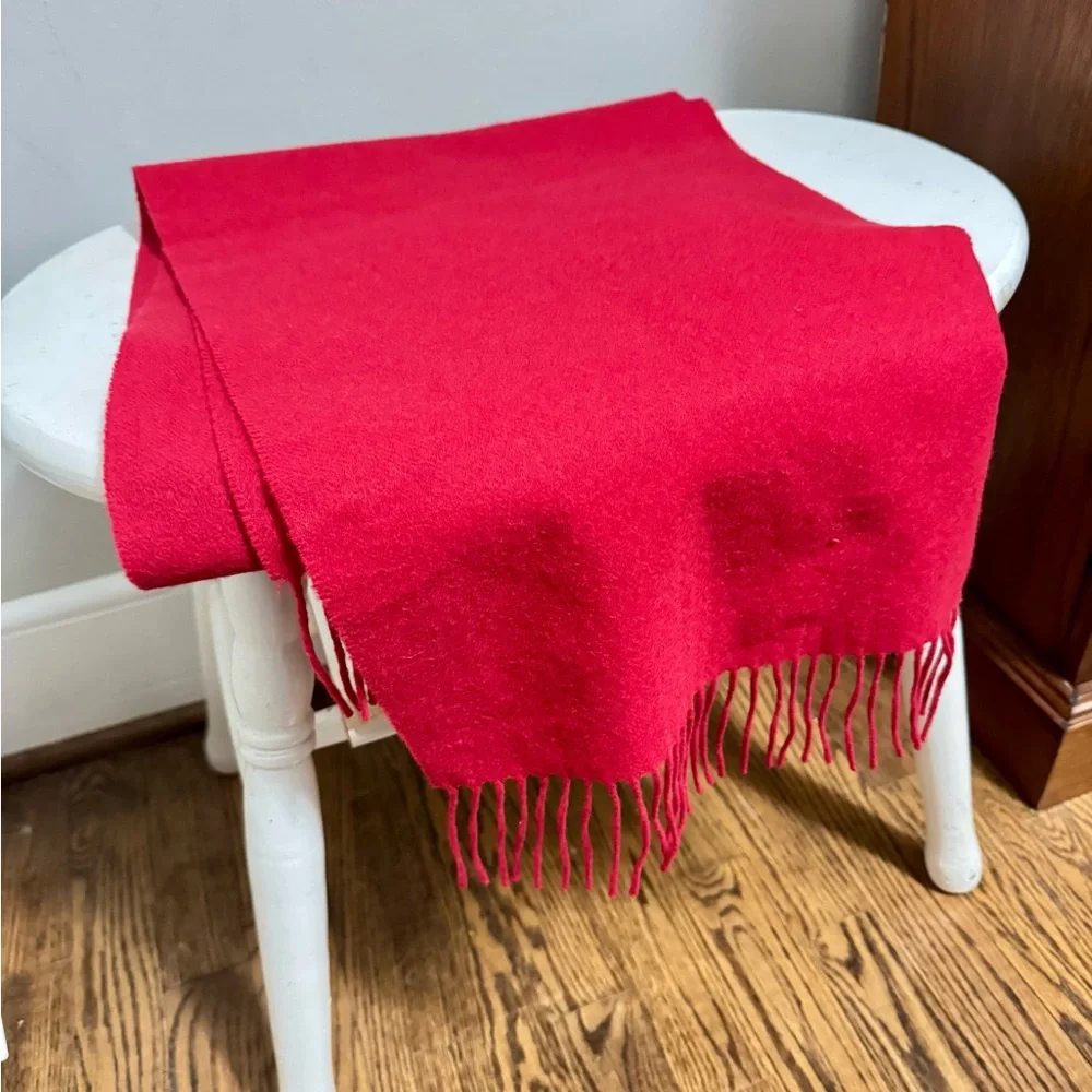 Elegant Red Cashmere Scarf